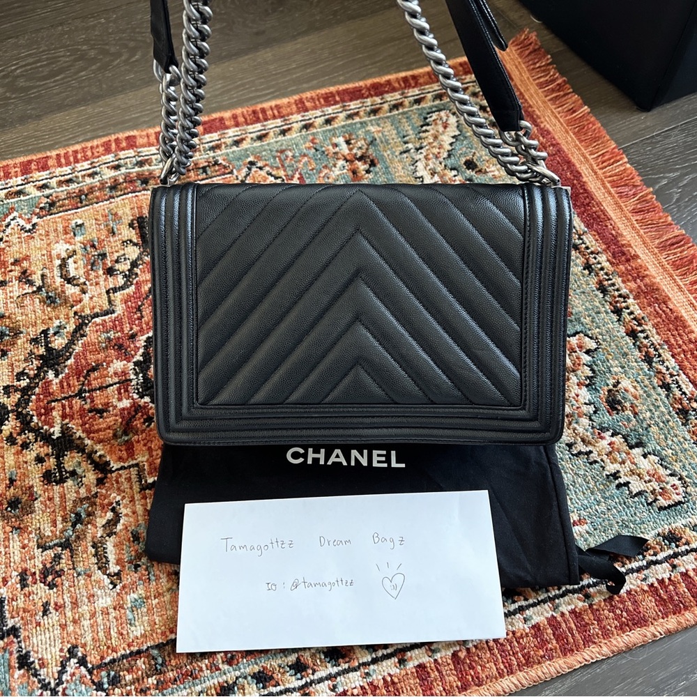 SOLD**Chanel Boy Chevron New Medium Caviar Flap Bag - Picture 4 of 11